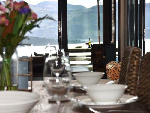 Luxury Views - Akaroa Holiday House