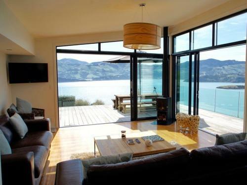Luxury Views - Akaroa Holiday House