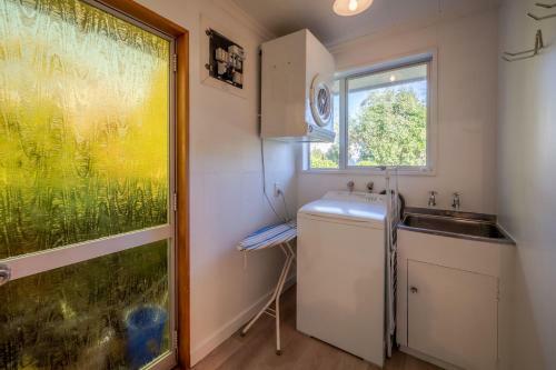 Woodills Wonderland - Akaroa Holiday Home