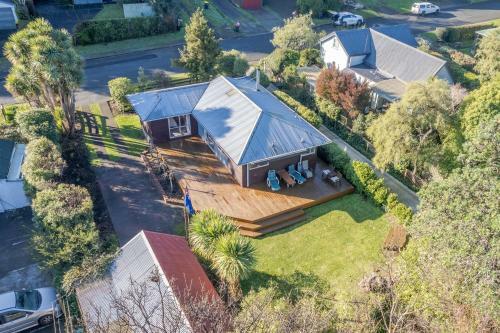 Woodills Wonderland - Akaroa Holiday Home