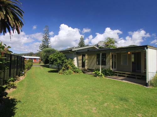 Front Bach Hideaway - Hahei Holiday Home