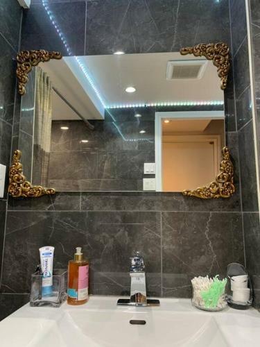 Newly Renovated Bsmt Apartment With Free Parking