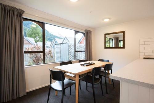 Town Centre House. Perfect For Families And Groups