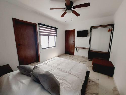 Hostal Cuarto Dentro De UNA Casa/hotel Con Rooftop