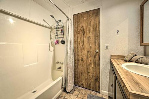 Incredible Munds Park Cabin With Guest Cottage!