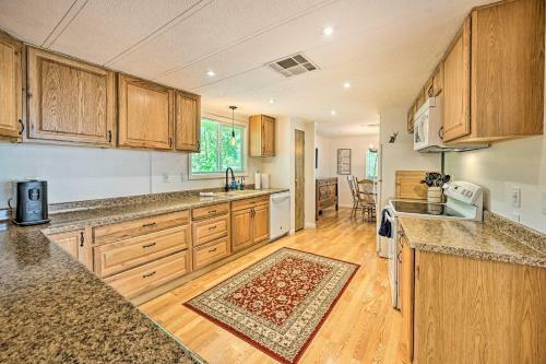 Incredible Munds Park Cabin With Guest Cottage!
