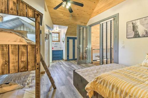 Evolve Spacious Bohemian Cabin 9 Miles To Lake!