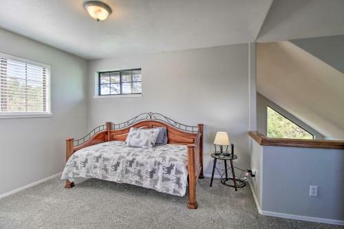 Modern Show Low Retreat With Deck And Mtn Views!