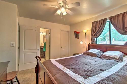 Quaint Show Low Cabin With 2 Decks And Gas Grill!