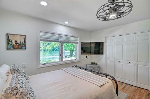 Cotter Home With Direct Access To White River!