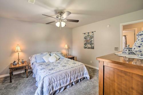 Convenient Centerton Retreat With Deck And Yard!