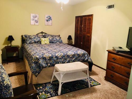 Greers Ferry Lake View Home 4br, 2ba