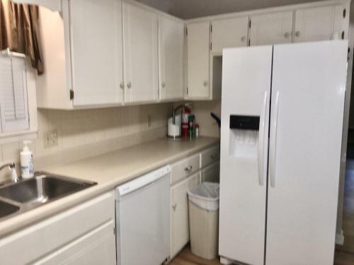Greers Ferry Lake View Home 4br, 2ba