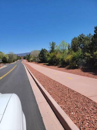 3 Bedroom With Stunning Red Rock Views! Walk To Trails!