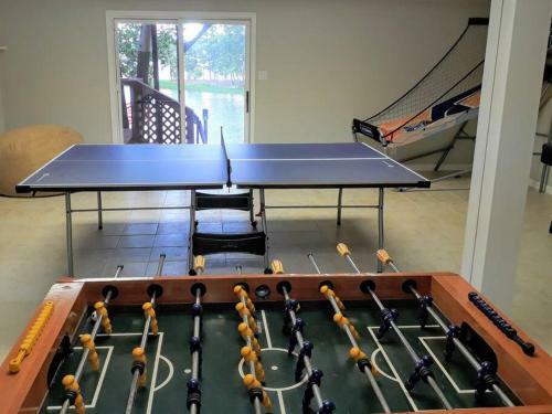 Villa Amazing Views, Family Fun, Private Dock, Sleeps 16