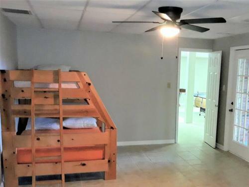 Villa Amazing Views, Family Fun, Private Dock, Sleeps 16