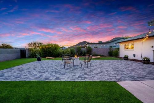 Beautiful Three Bedroom In The Center Of Phoenix