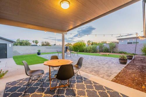 Beautiful Three Bedroom In The Center Of Phoenix