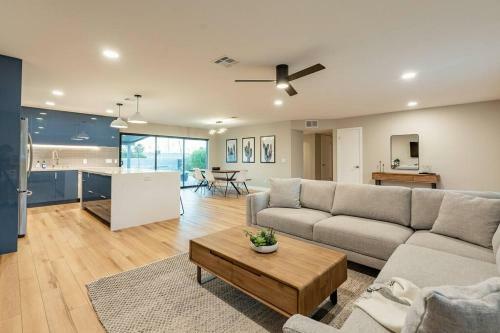 Beautiful Three Bedroom In The Center Of Phoenix