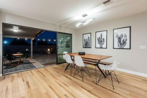 Beautiful Three Bedroom In The Center Of Phoenix