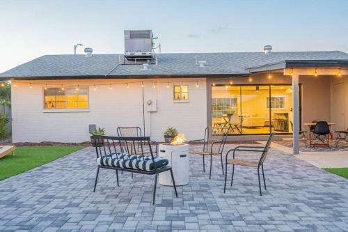 Beautiful Three Bedroom In The Center Of Phoenix