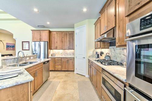 Family-friendly Home About 11 Mi To Dtwn Phoenix!