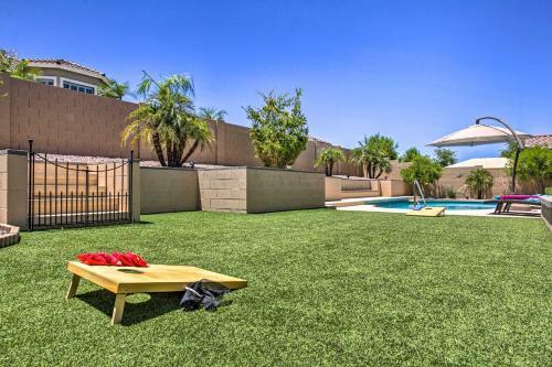 Family-friendly Home About 11 Mi To Dtwn Phoenix!