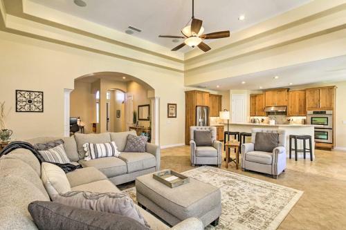 Family-friendly Home About 11 Mi To Dtwn Phoenix!