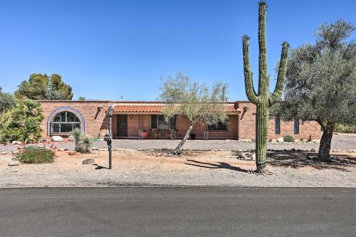 Family-friendly Tucson Home With Mountain Views