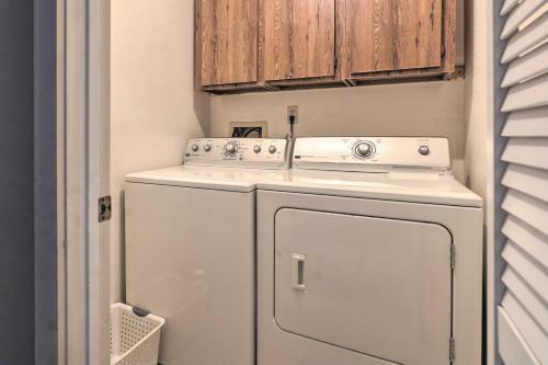 Sun-lit Tucson Digs With Private Pool And Patio!
