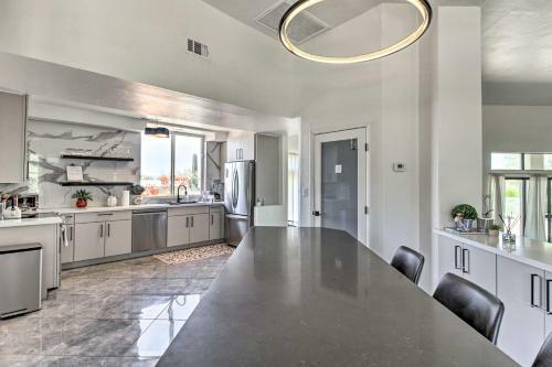 Tucson Desert Oasis With Private Pool And Patio!