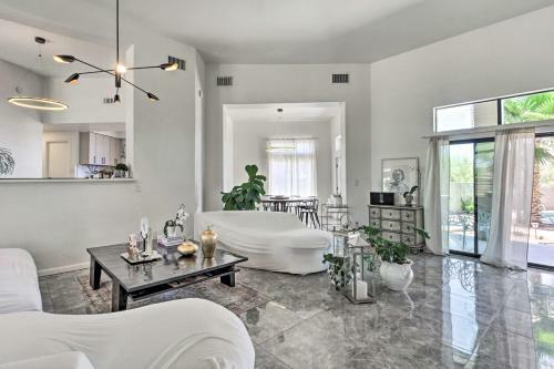 Tucson Desert Oasis With Private Pool And Patio!