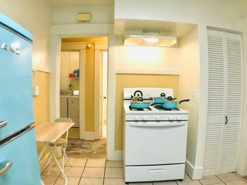 Apartamento King Bed/sleeps 4/private Apt/hdtv Amazon Prime