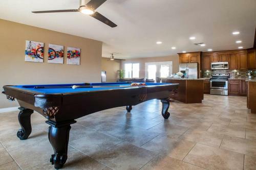 Hot Tub! 10beds! Old Town Scottsdale Stays