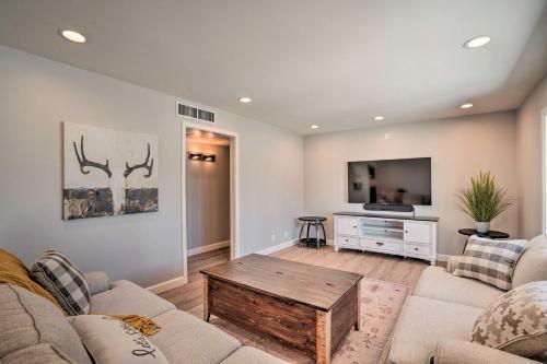 Scottsdale Abode With Pool - 3 Mi To Old Town!