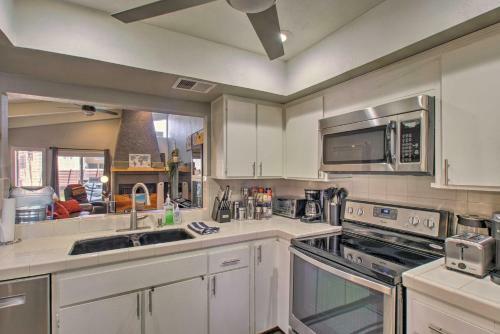 Breezy Townhome Less Than 2 Mi To Scottsdale Stadium!