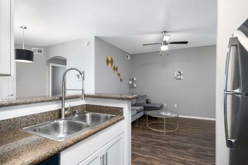 Apartamento Luxury Mountain View 2br With Balcony Located In Scottsdale