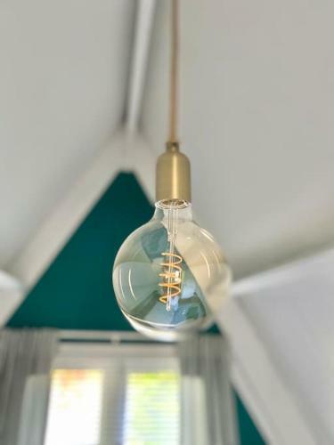 Lichtrijk A- Frame Huisje - Zon-bos-tuin-natuur