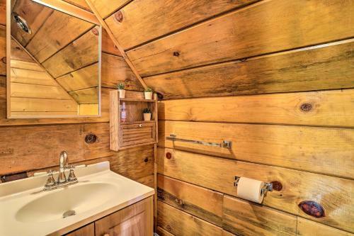 Big Bear Lake Cabin With Grill, 4 Mi To Slopes!