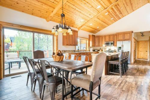 49 - Fawn Trail Lodge Home