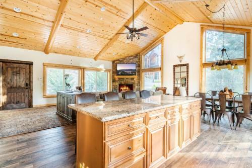 49 - Fawn Trail Lodge Home