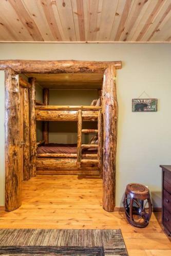 Nena's Nook Moonridge Log Mansion