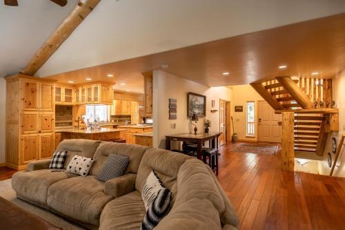 45 - Half Stone Lodge Home