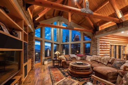 10 - Wild Horse Estate Cabin