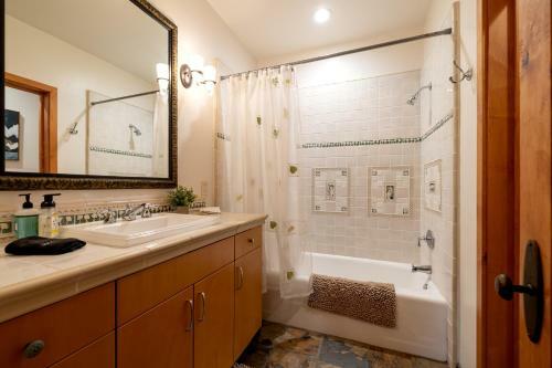 10 - Wild Horse Estate Cabin