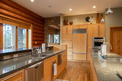 10 - Wild Horse Estate Cabin