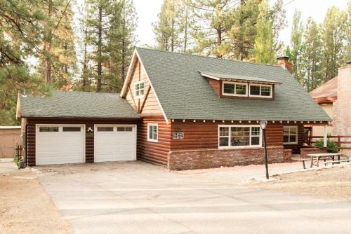 11 - Big Bear Wooded Wonder Cabin