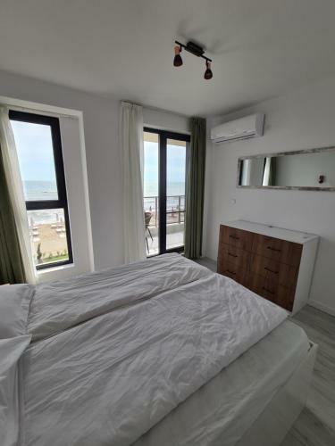 Gold Beach Apart Obzor