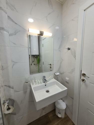 Gold Beach Apart Obzor