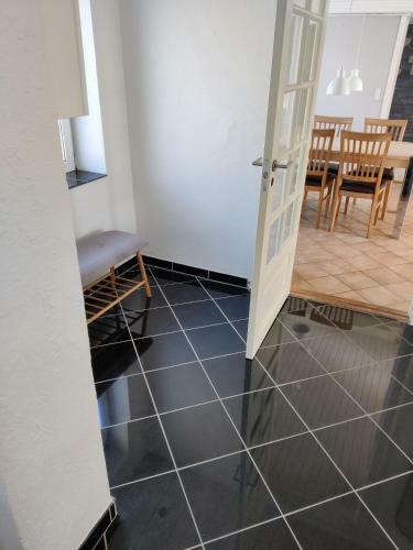 Apartamento 210 M2 Hus Med Plads Til 10 G�ster.
